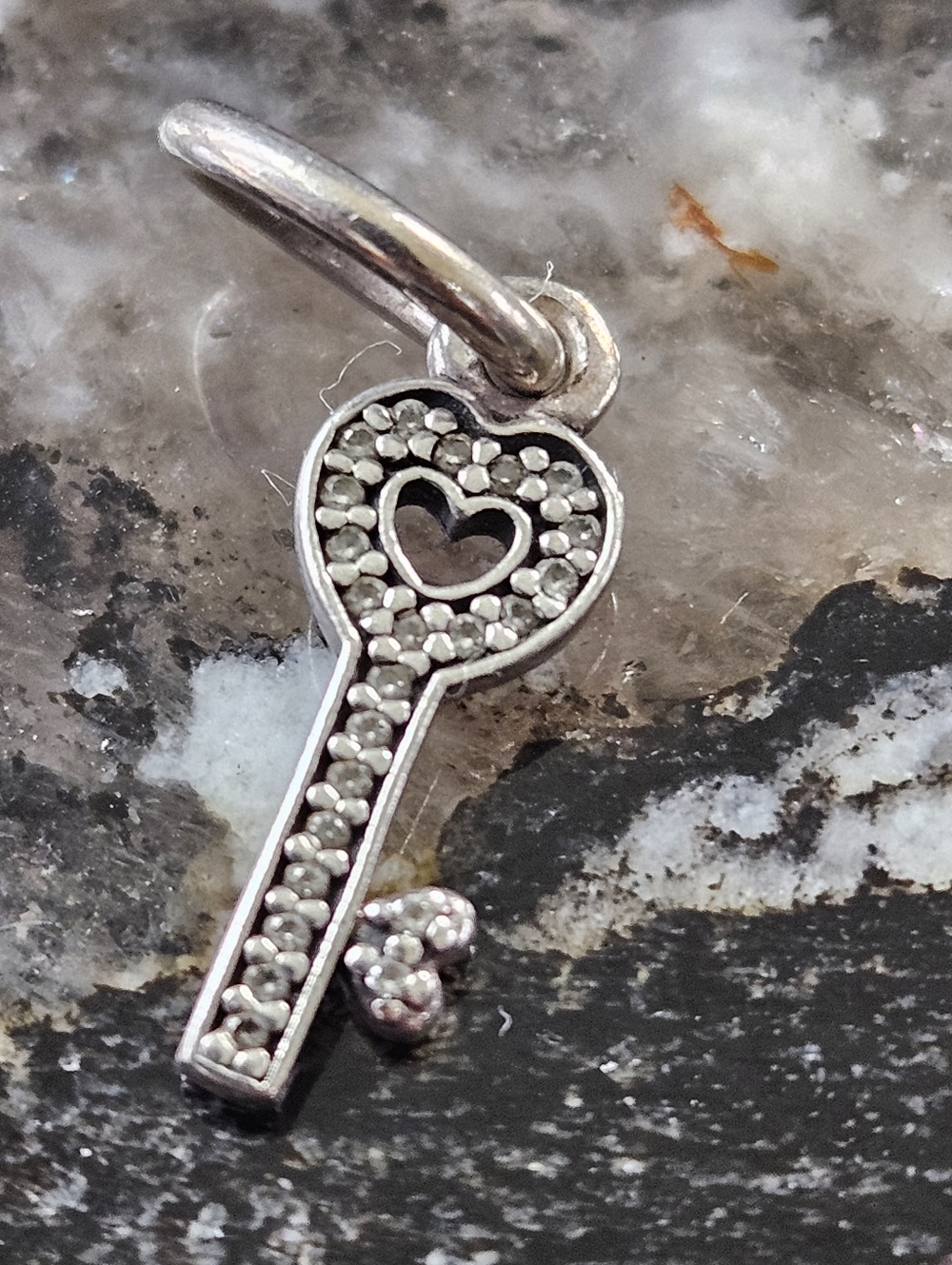 PANDORA Symbol of Trust Dangle with Zirconia No. 791353